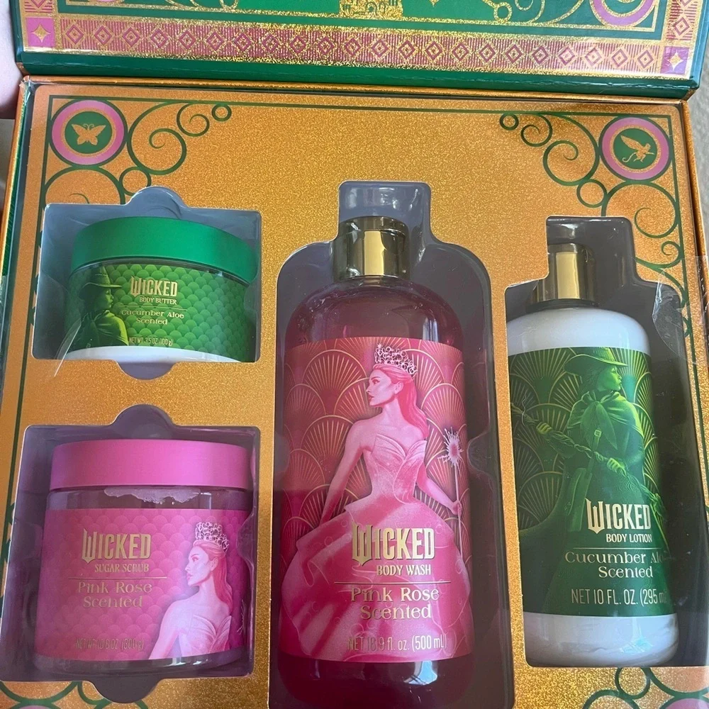 Wicked Luxury Bath 4 Piece Set